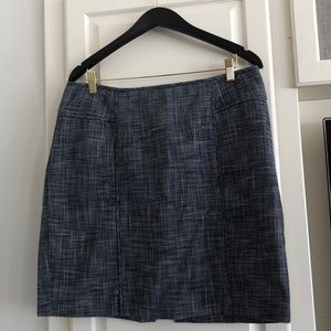 Navy and white Banana Republic pencil skirt
